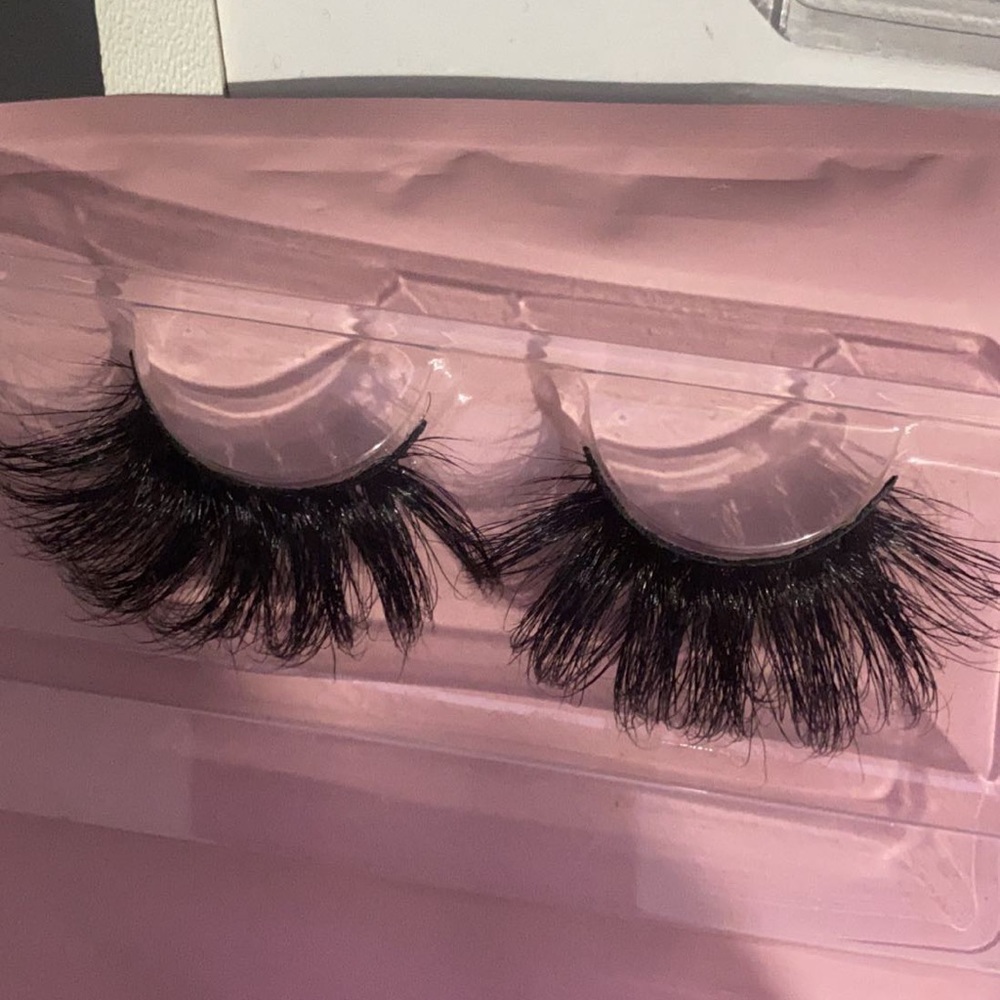 Lash Bundle - Picture 3 of 6